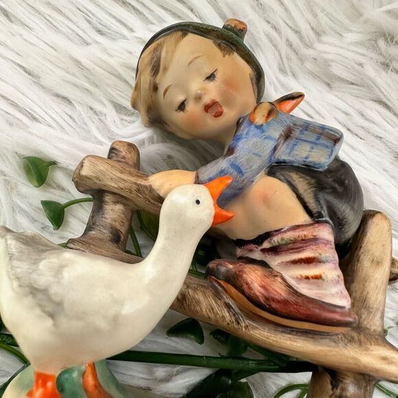 HUMMEL Goebel Barnyard Hero‎ Boy on Fence Figurine Vintage Full Bee TMK 2 RARE - Picture 5 of 8